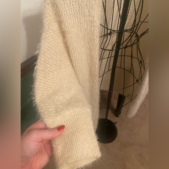 Soft, crème color cardigan. Beautiful and light. Size Large. Never worn. - Picture 4 of 5